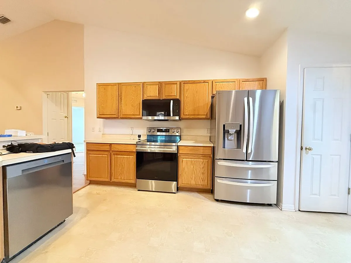 778 Hamm St NW — Photo 2