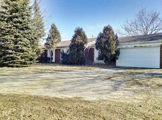9534 N Angling Rd, Kendallville, IN 46755