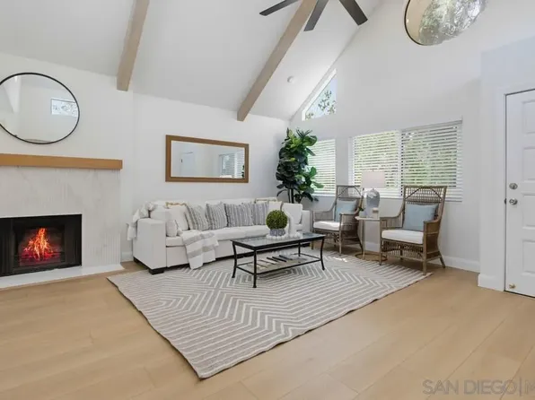 387 N Melrose Dr Unit D, Vista, CA 92083