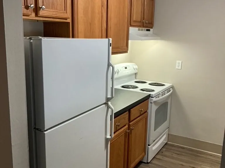 550 Walnut St — Photo 10