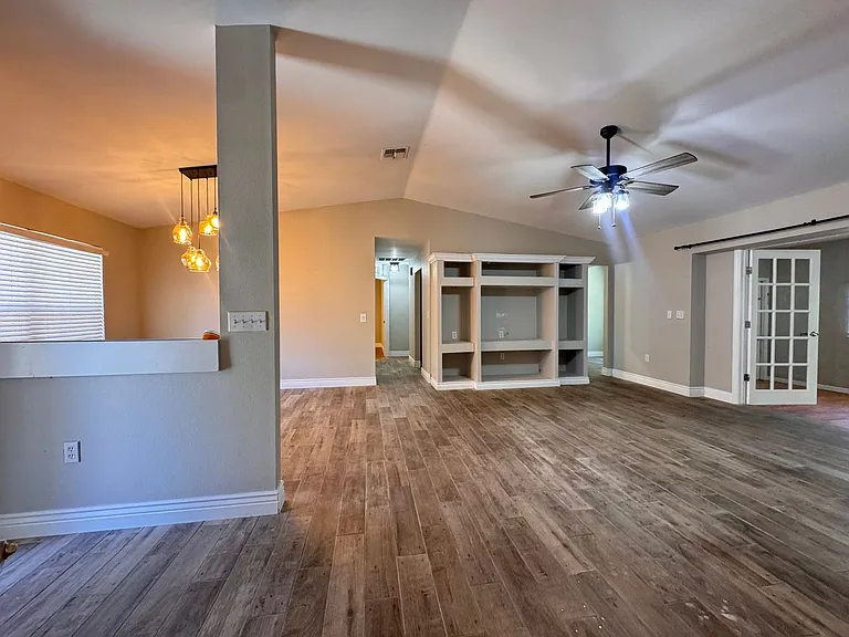 5619 Colonial Oaks Blvd — Photo 6