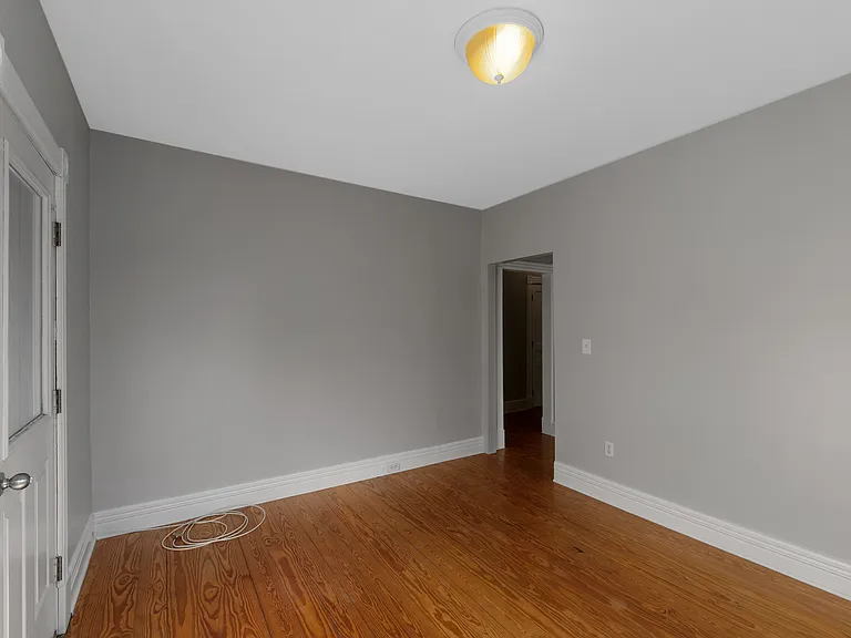 25 Bath St #4 — Photo 5