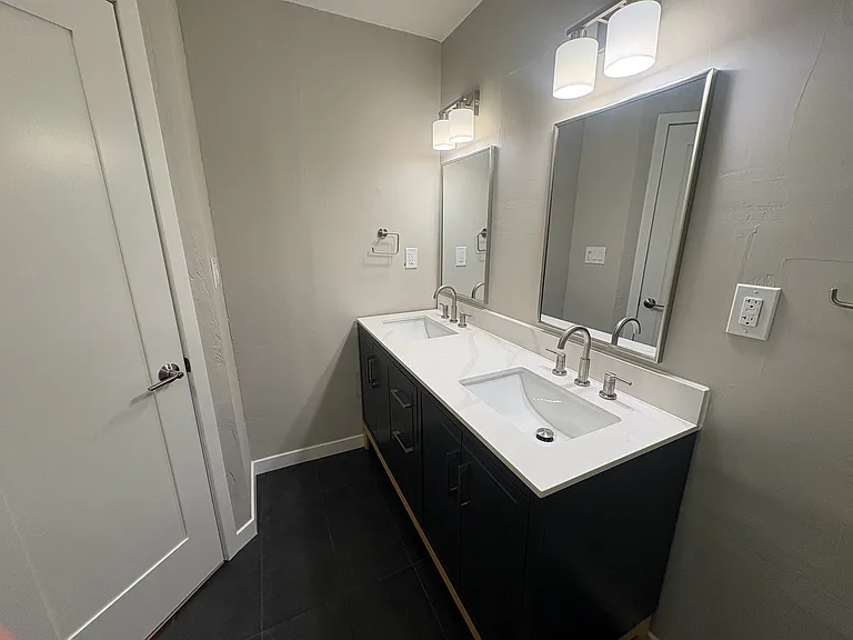 1664 S Elizabeth St — Photo 10