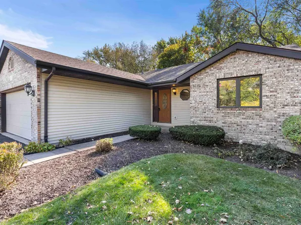 5005 Windsor Rd, Loves Park, IL 61111