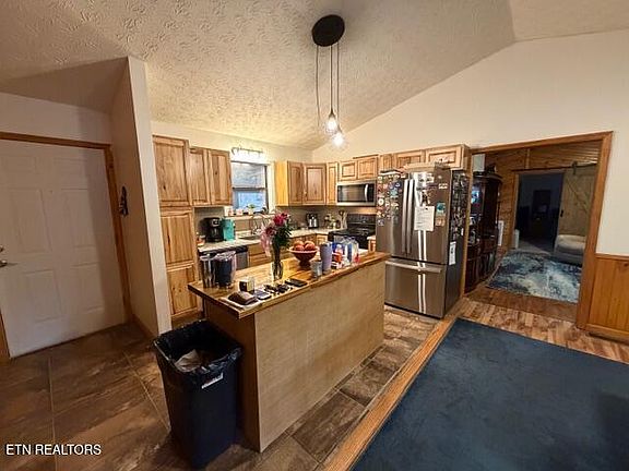 5th image of 279 Sub Rd