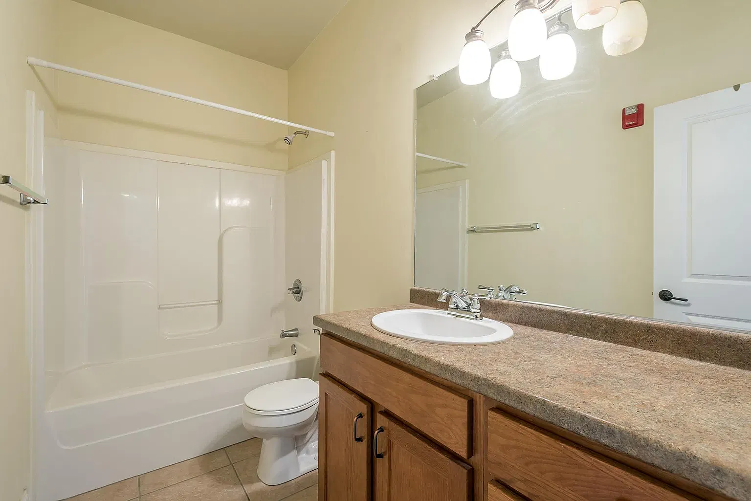 2 bed, 870 sqft, $1,850 — Photo 4