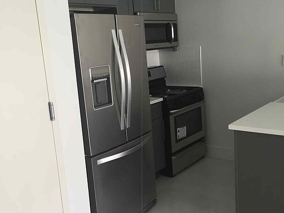 4th image of 1066 Lafayette Ave #3