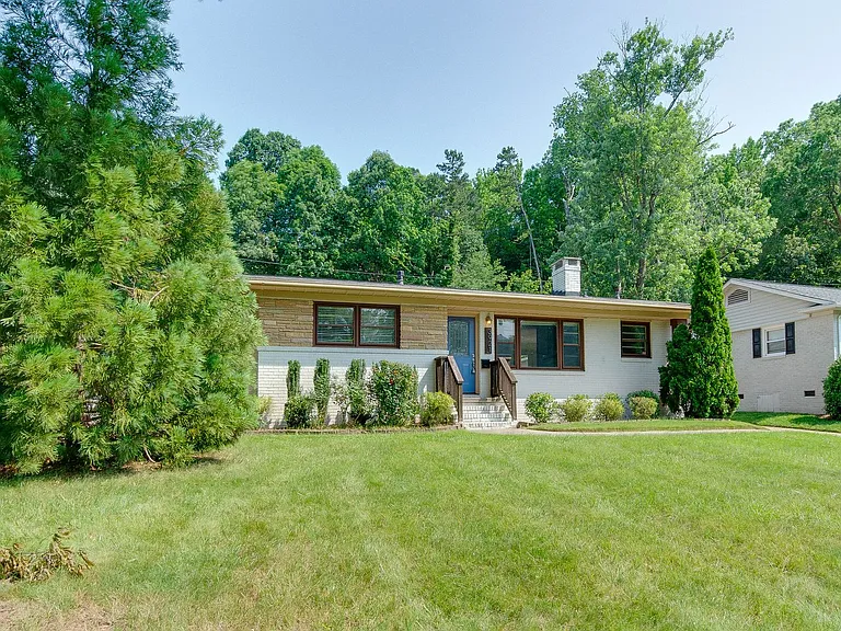 3921 Sheffield Dr — Photo 47