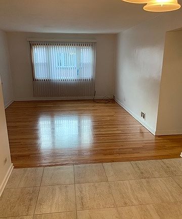 2nd image of 2624 W Farragut Ave APT 2N