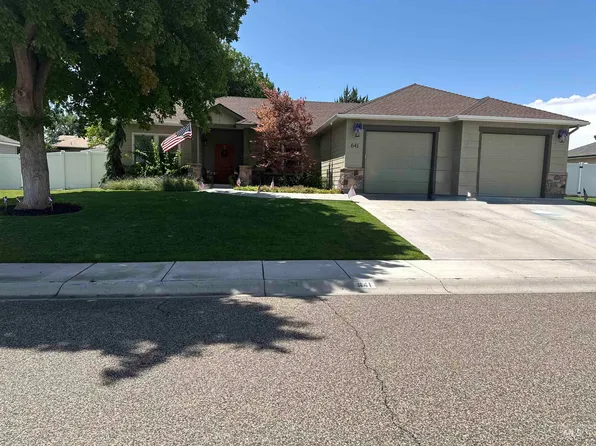 641 NW 15th St, Ontario, OR 97914