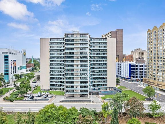 3rd image of 111 Riverside Dr W #1104