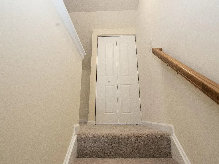 2 Skip Ln — Photo 29