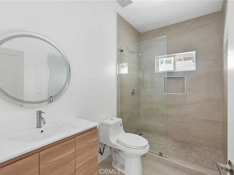 1530 N Mariposa Ave — Photo 12