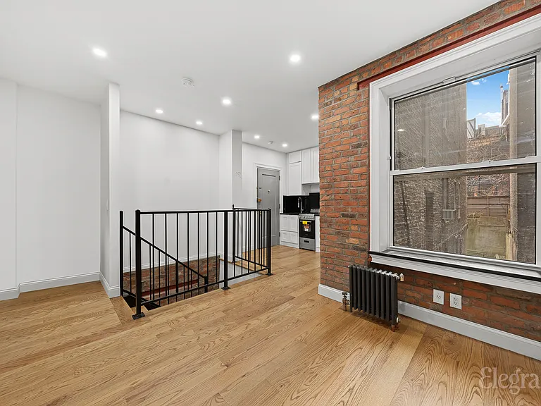 42 Bank St #11 — Photo 4