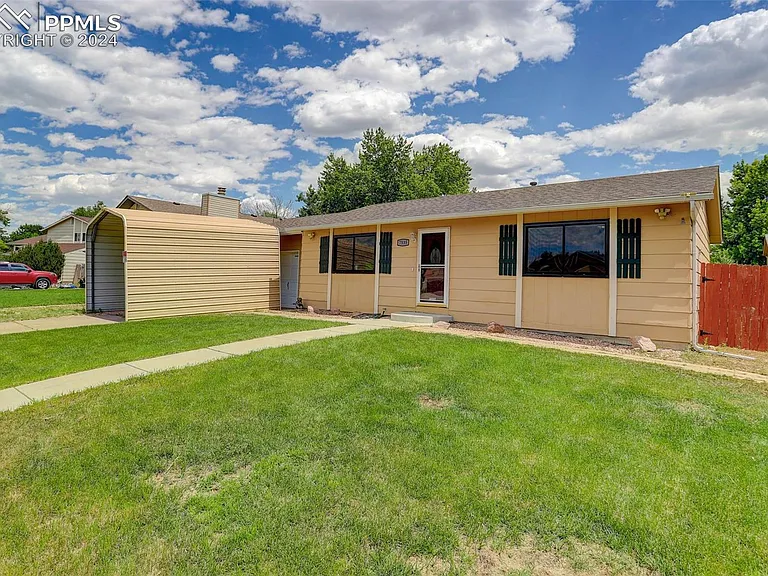 7535 Vineland Trl — Photo 1