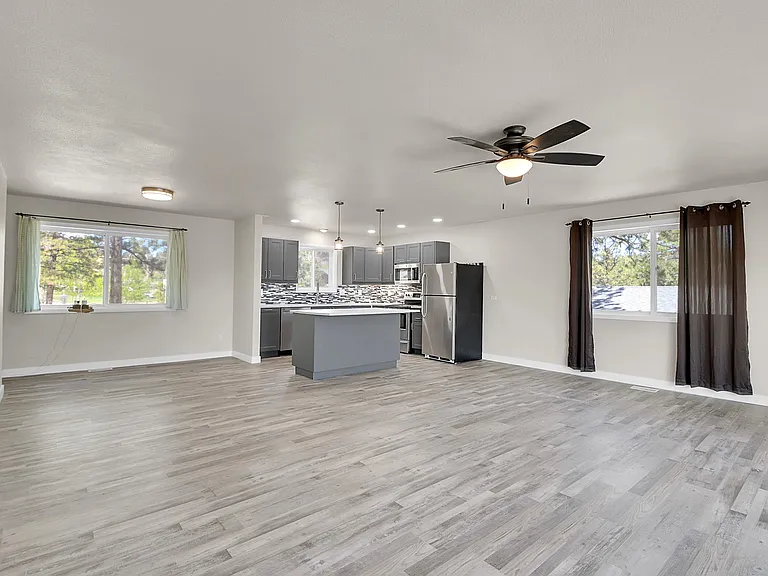 91 Sun Way — Photo 2