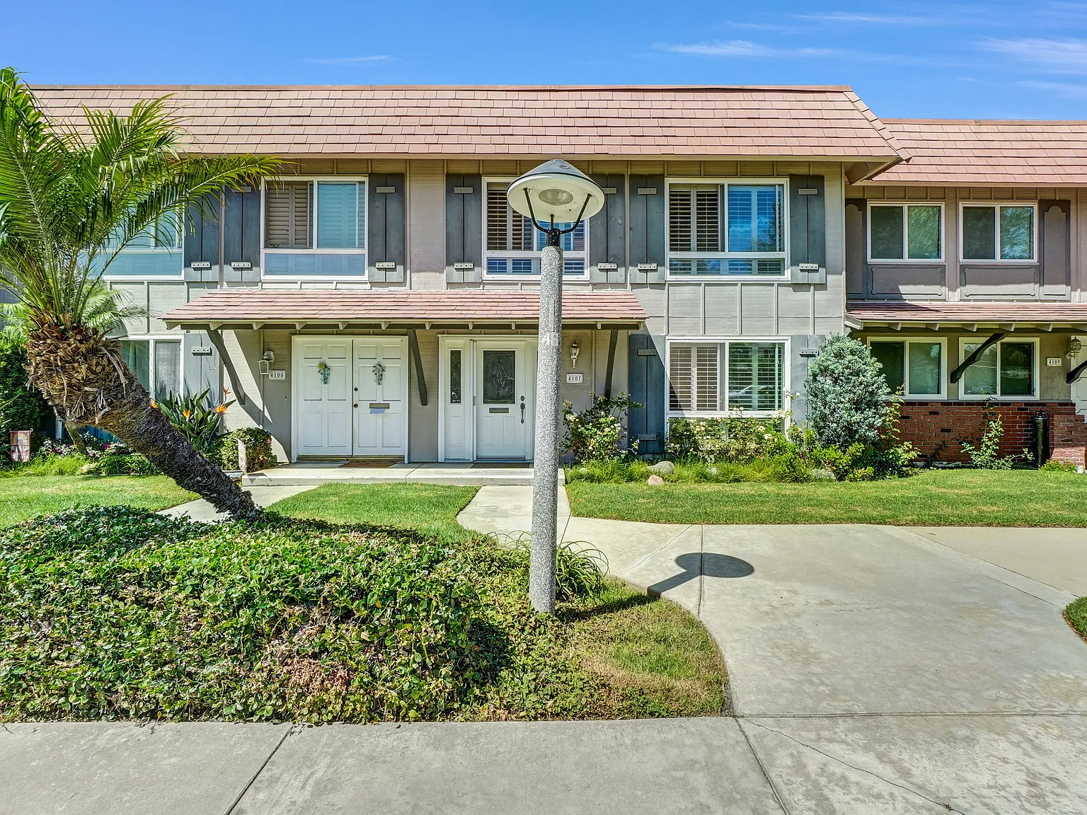 3 bed, 2.5 bath, 1587 sqft, $3,800 — Photo 2