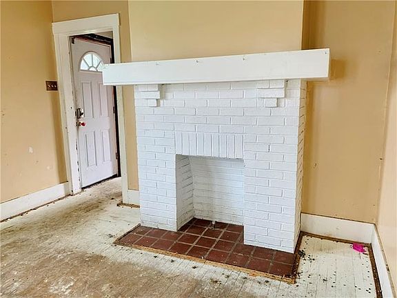 4th image of 127 Park Way
