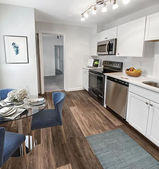 2nd image of 364 Roberts Ave #B
