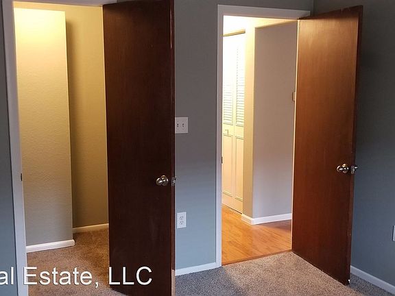 5th image of 1008 N Corona St APT 105