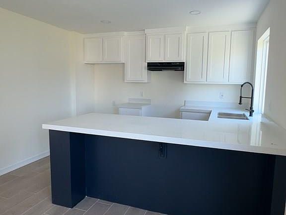 4th image of 7137 Calles Ave
