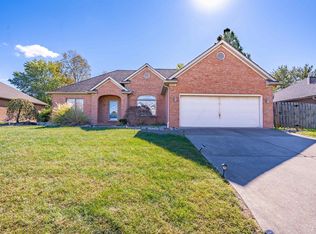 8855 Shadow Ridge Dr, Newburgh, IN 47630