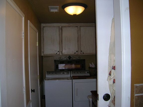 4th image of 1103 W Avenue J