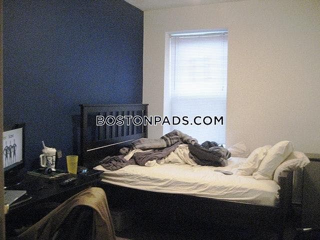 2nd image of 610 Columbus Ave #C2