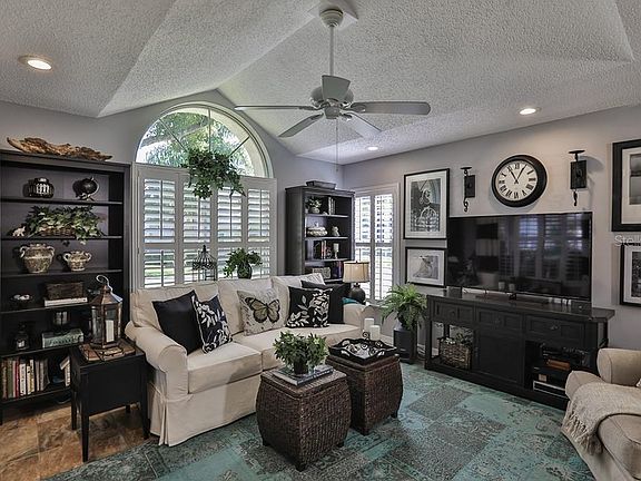 5th image of 1218 Golfview Woods Dr