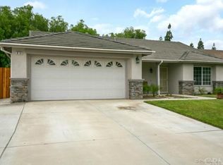 818 Canary Ln, Corona, CA 92879
