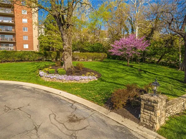 4550 Warwick Blvd APT 1101-1102, Kansas City, MO 64111