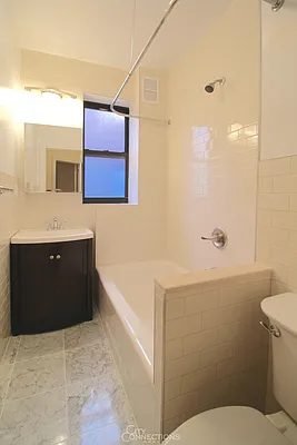 Rented by City Connections Realty | media 35