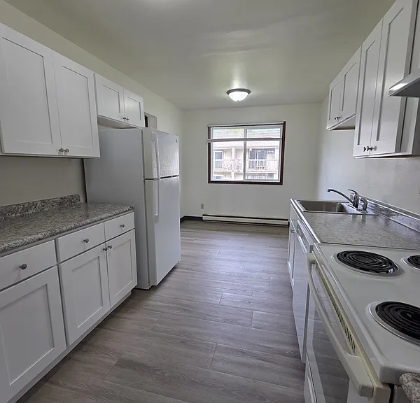 1057 W Cecil St #4 — Photo 9