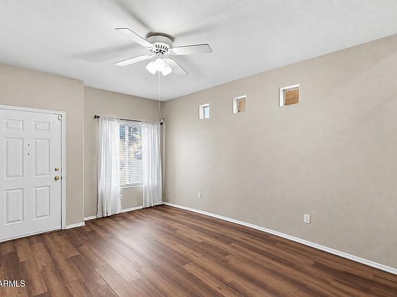 3rd image of 1018 W JANICE Drive