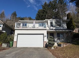35543 Dina Pl, Abbotsford, BC V3G 1L7