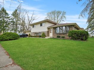 7800 W 107th St, Palos Hills, IL