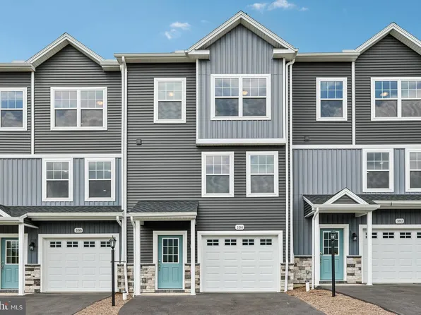 184 Highpoint Park Dr, Pleasant Gap, PA 16823