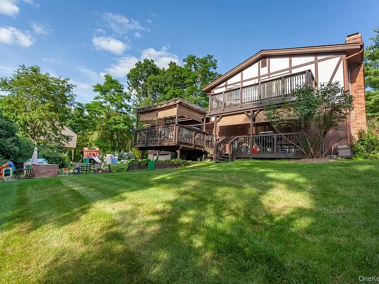 15 Cindy Ln — Photo 34