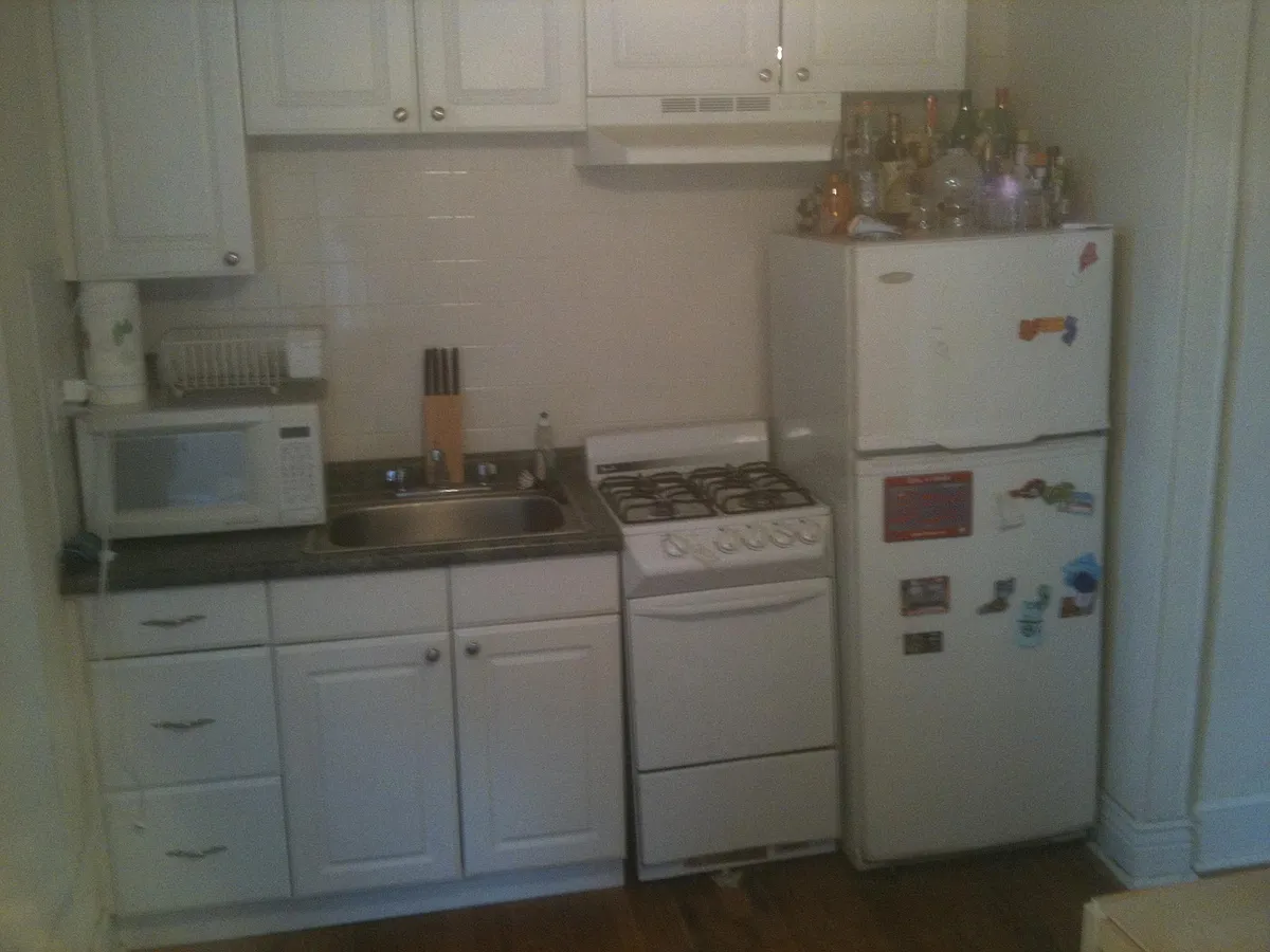 Building Photo - 1539 Spring Garden St #3