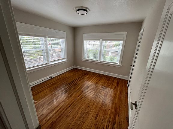 4th image of 3731 Traffic Cir #3N