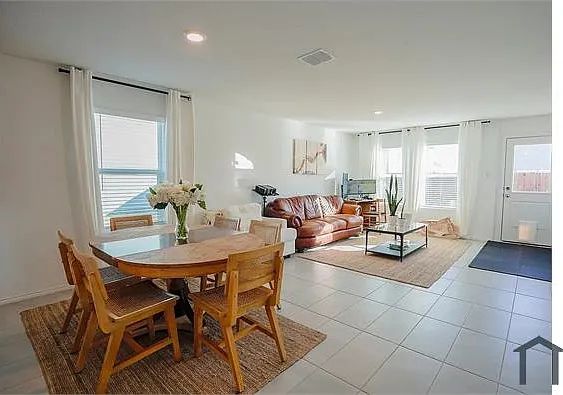 143 Plumcove Dr — Photo 5