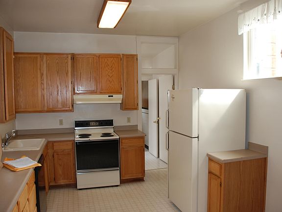5th image of 1434 6th Ave