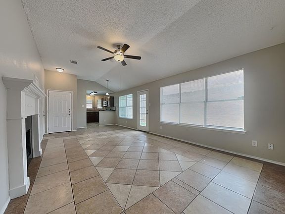 3rd image of 3104 Stonewall Ln