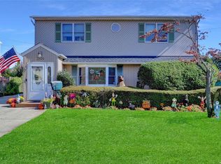2899 Fortesque Ave, Oceanside, NY 11572