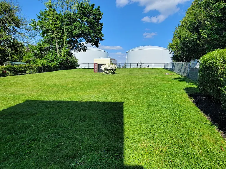 927 Mount Pleasant Ave — Photo 3