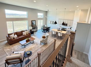 930 Beretta St NW, Mandan, ND 58554