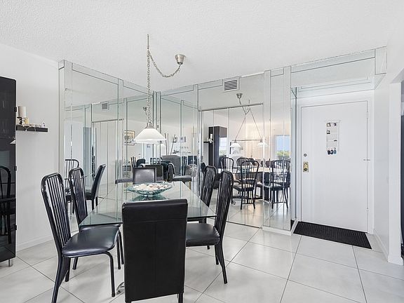 4th image of 4330 Hillcrest Drive #804