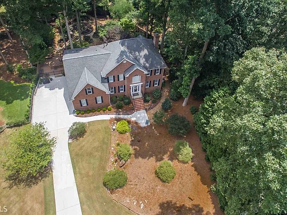 3rd image of 2712 Thatcher Ct