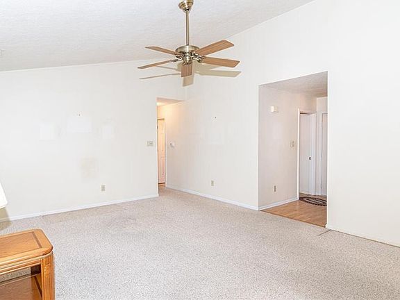 4th image of 910 Washington Cove Way