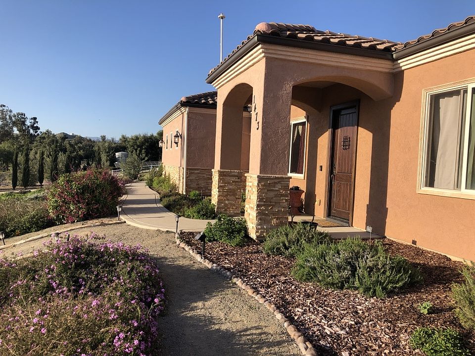 2nd image of 1473 Santa Fe Hills Dr